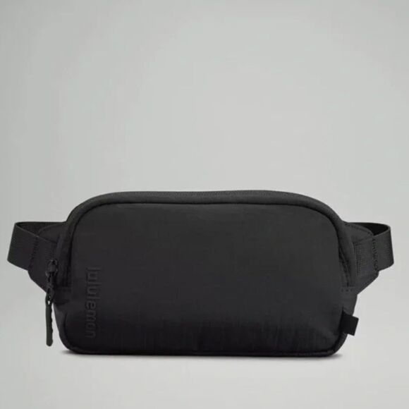 Lululemon Everywhere Belt Bag Pale Black - Picture 1 of 5